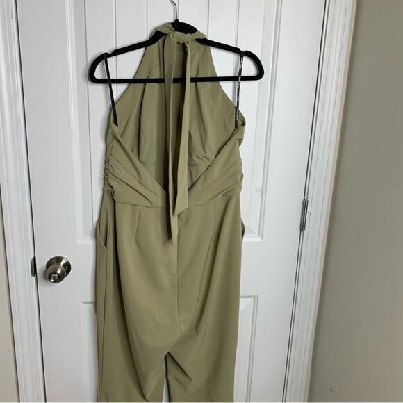 Lavish Alice green sage halter flare‎ leg jumpsuit size 12 - Picture 7 of 12